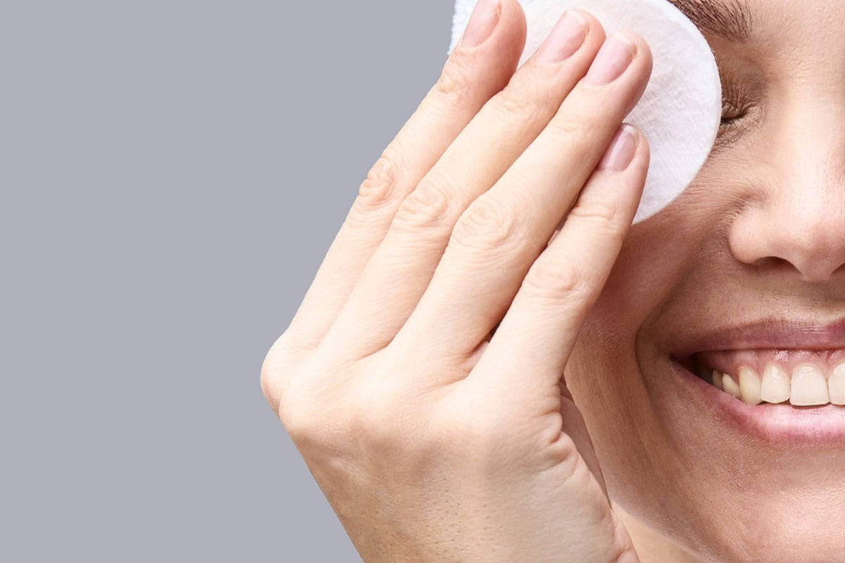 Why Oil Cleansers Are Superior: Debunking the Myth About Oil in Skincare